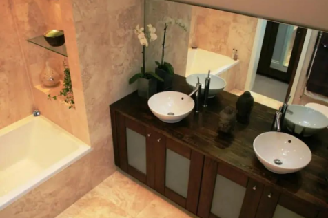 Master Ensuite.png