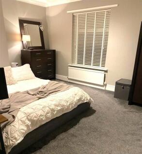 Bedroom 1.jpg