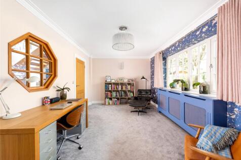 Sitting/Dining Room