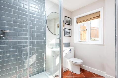 Studio Shower Room