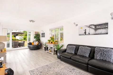Sitting/Dining Room