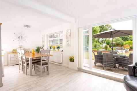 Sitting/Dining Room