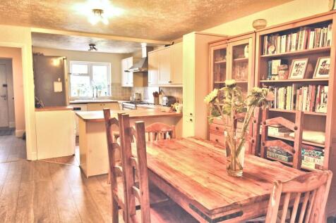 Dining area 1