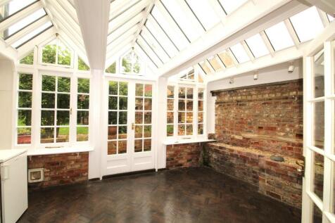 Conservatory off ...
