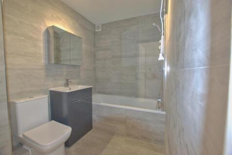 bathroom_inPixio.jpg