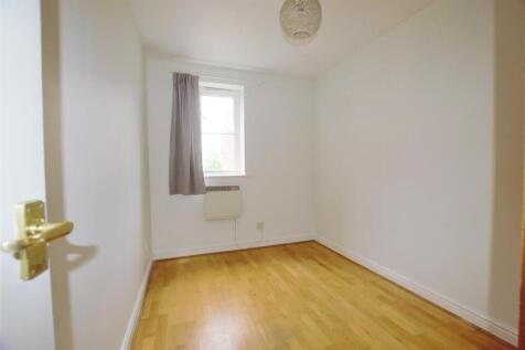 Bedroom 2_inPixio.jpg