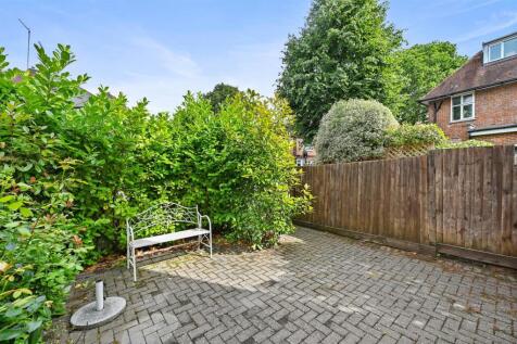 LR - Flat 1, 15 Rondu Road - Garden1 (1).jpg