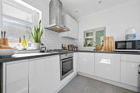 LR - Flat 2, 55 Aberdare Gardens - 21 (1).jpg