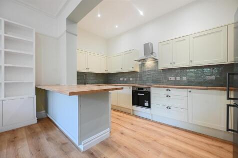 LR - Flat 3, 55 Aberdare Gardens - 13 (1).jpg