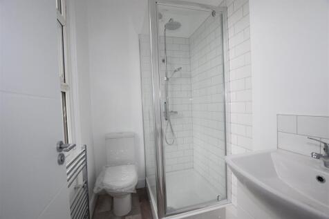 118CMilllaneshower.JPG