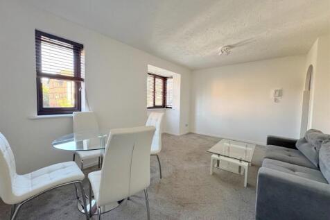 Lounge 1_inPixio.jpg