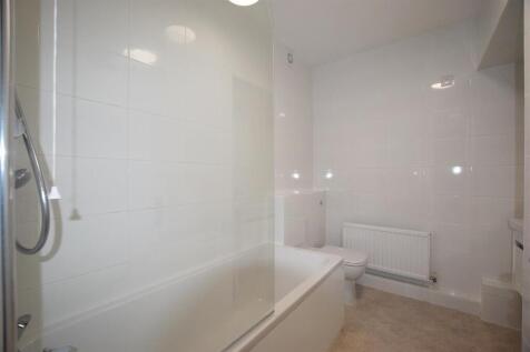11CHampsteadHSTBath.JPG
