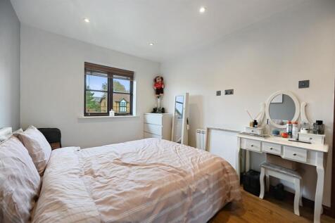 RCLR- 65 woodvale way- bedroom 6 (1).jpg