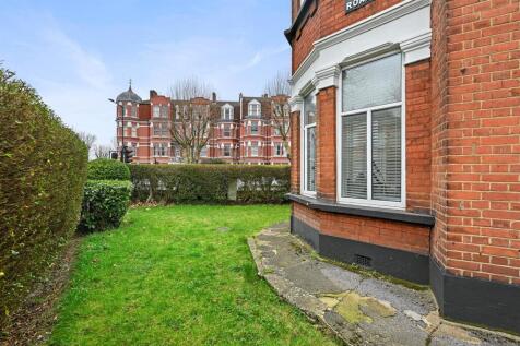 LR - 2 Carlton Mansions - Garden3 (1).jpg