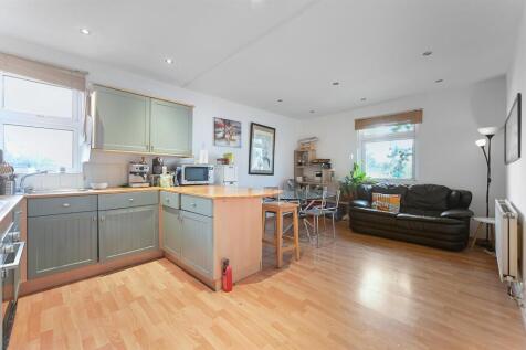 RCLR- FFF 29 minster road- reception, kitchen 3 (1