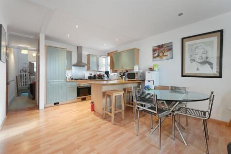 RCLR- FFF 29 minster road- reception, kitchen 4 (1