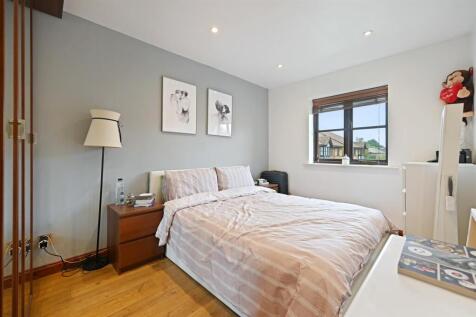 RCLR- 65 woodvale way- bedroom 3 (1).jpg