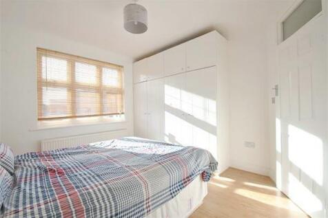 Bedroom 1_inPixio.jpg