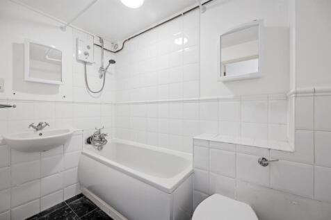 RCLR- 27 willmill drive- bathroom 3 (1).jpg