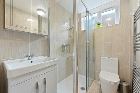 RE - 63 Craven Avenue - Shower3 (1).jpg