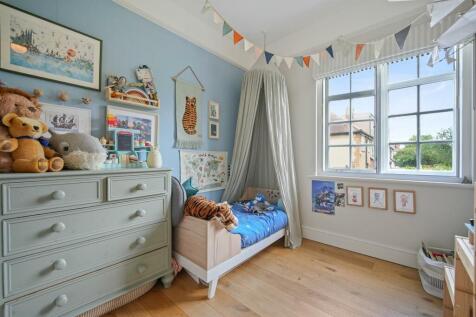CCRE- 76 Brentham Way Bedroom 3 (1).jpg