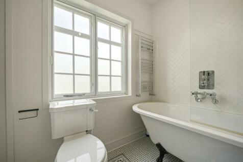 CCRE- 76 Brentham Way Bathroom 3 (1).jpg