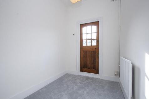 28a Clarendon Road SW19 bedroom 3.jpg