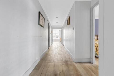 Hallway.jpg