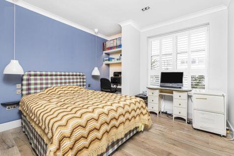 Bedroom 1.jpg