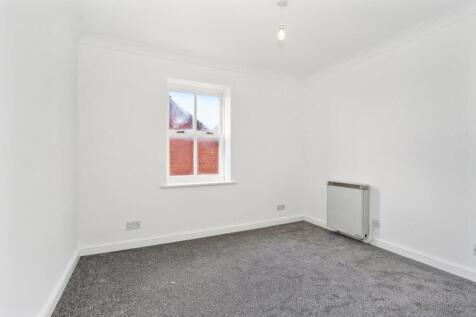 8 Gunnel Court CR4 bedroom 11.jpg