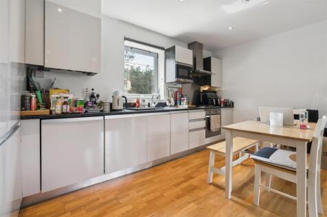 Flat 1, 191 Hartfield Road SW19 kitchen.jpg