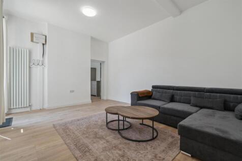 240b Merton Road, Wimbledon reception 1.jpg