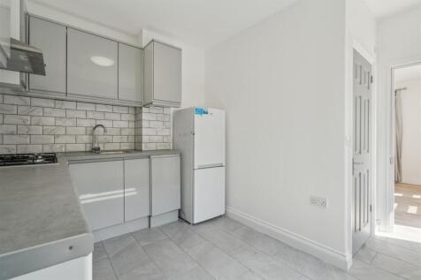 240b Merton Road, Wimbledon kitchen 1b.jpg