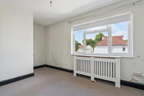 10 New Close, Colliers Wood, SW19 2SY bedroom 1b.j