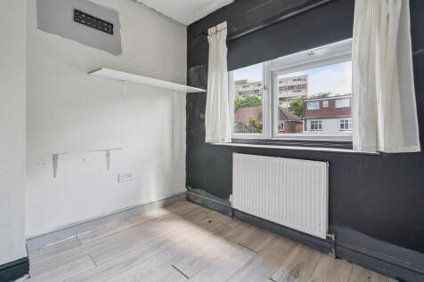 10 New Close, Colliers Wood, SW19 2SY bedroom 3.jp