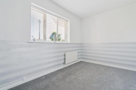 147 Sutton Common Road bedroom 2.jpg