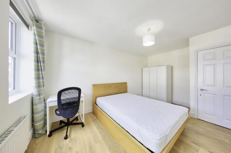 Bedroom 1.jpg