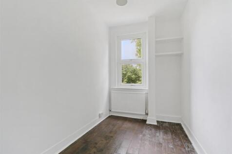 34 Haydons Road Bedroom 2.jpg