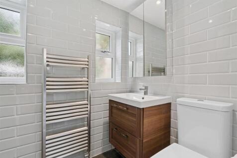 34 Haydons Road Bathroom 1.jpg