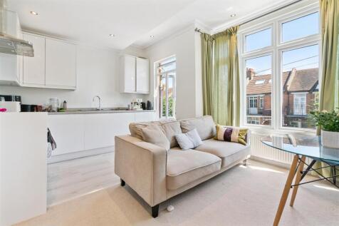 OPEN PLAN RECEPTION