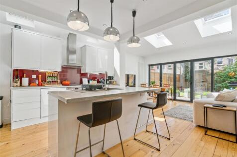 Flat A 5 Oxford Road, London kitchen 1.jpg