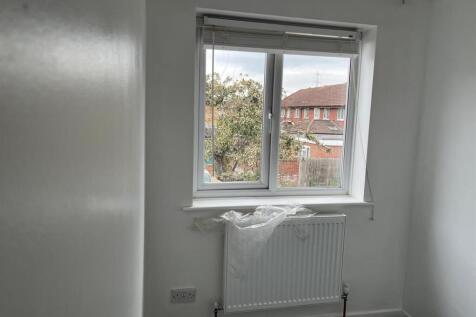 bedroom 4.jpg