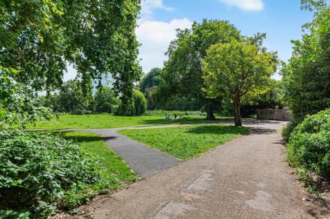Flat 12, 100 Byegrove Rd, London SW19 2BJ-7.jpg