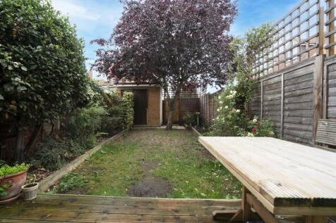 6 Wlkins Close, Mitcham external 2.jpg