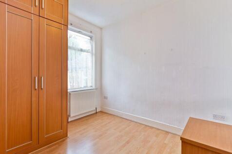 bedroom2.jpg