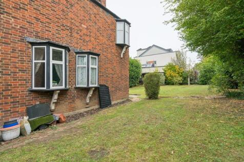 1 Orchard Close SW20 external 5.jpg