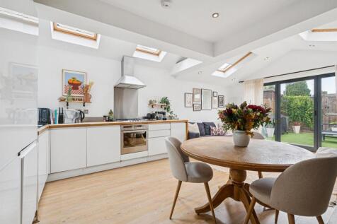 GFF 77 Fortescue Road Colliers Wood SW19 2EA kitch