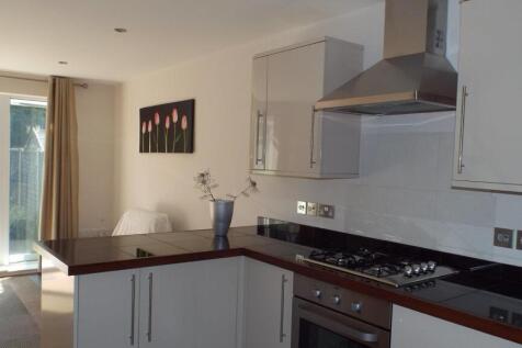 4. Kitchen.JPG