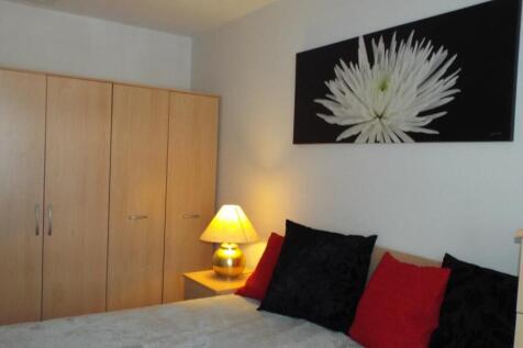 9. Bedroom.JPG