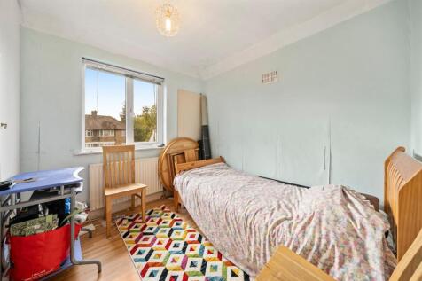 8 Windsor Avenue, Colliers Wood, SW19 2RR-4.jpg